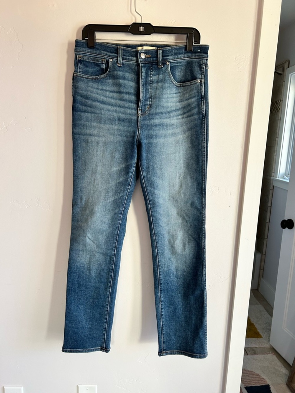 Madewell Stovepipe Jeans in Medium Blue Wash - Picture 6 of 11